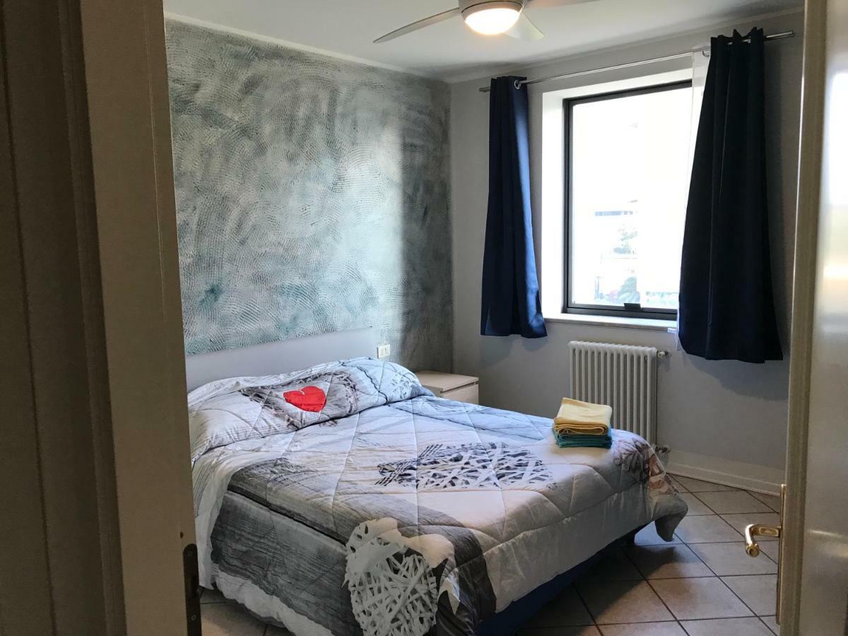 Grazioso Bilocale Metro/Centro Apartment Brescia Luaran gambar